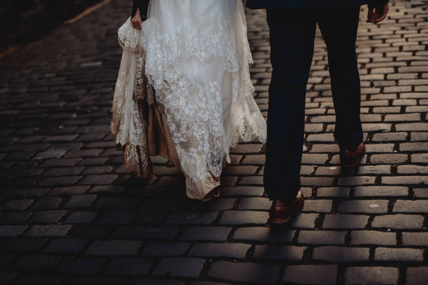 Bride and groom Wedding Photographer in Edinburgh - The Adamkovi