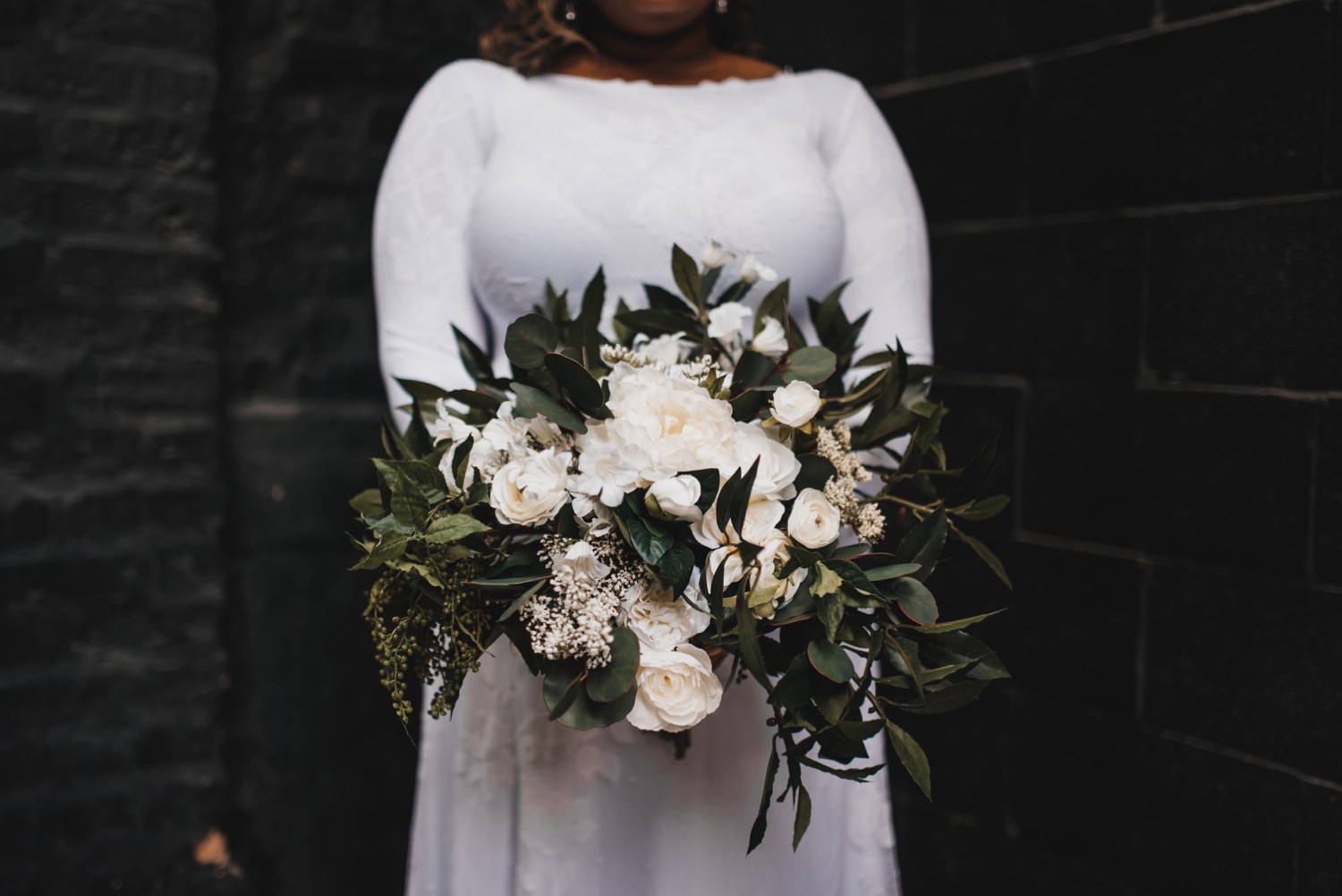 Chicago Elopement photographer - The Adamkovi, bride and bouquet