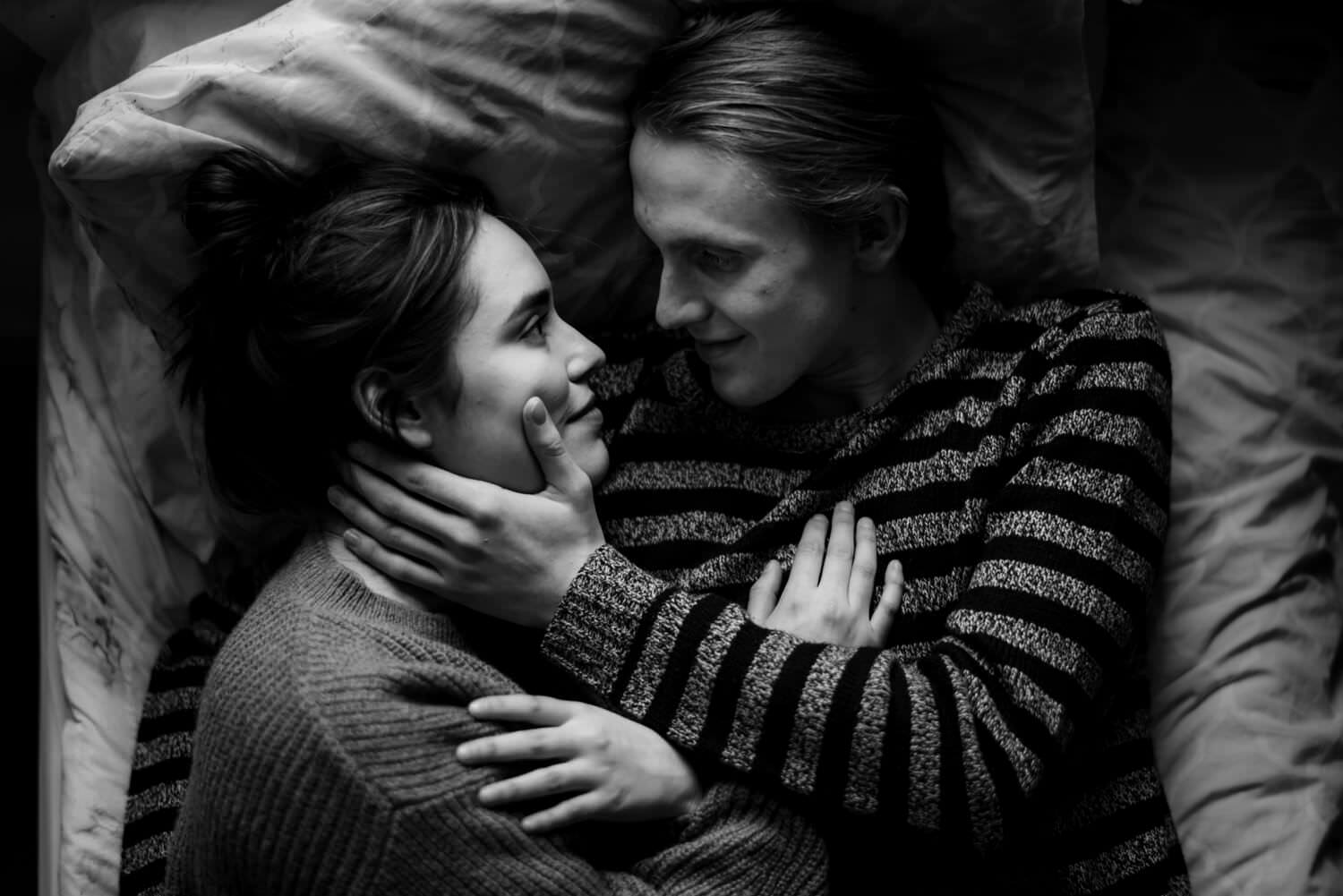 Scotland Couple Photoshoot - Destination wedding photographer - The Adamkovi, couple in love in bed