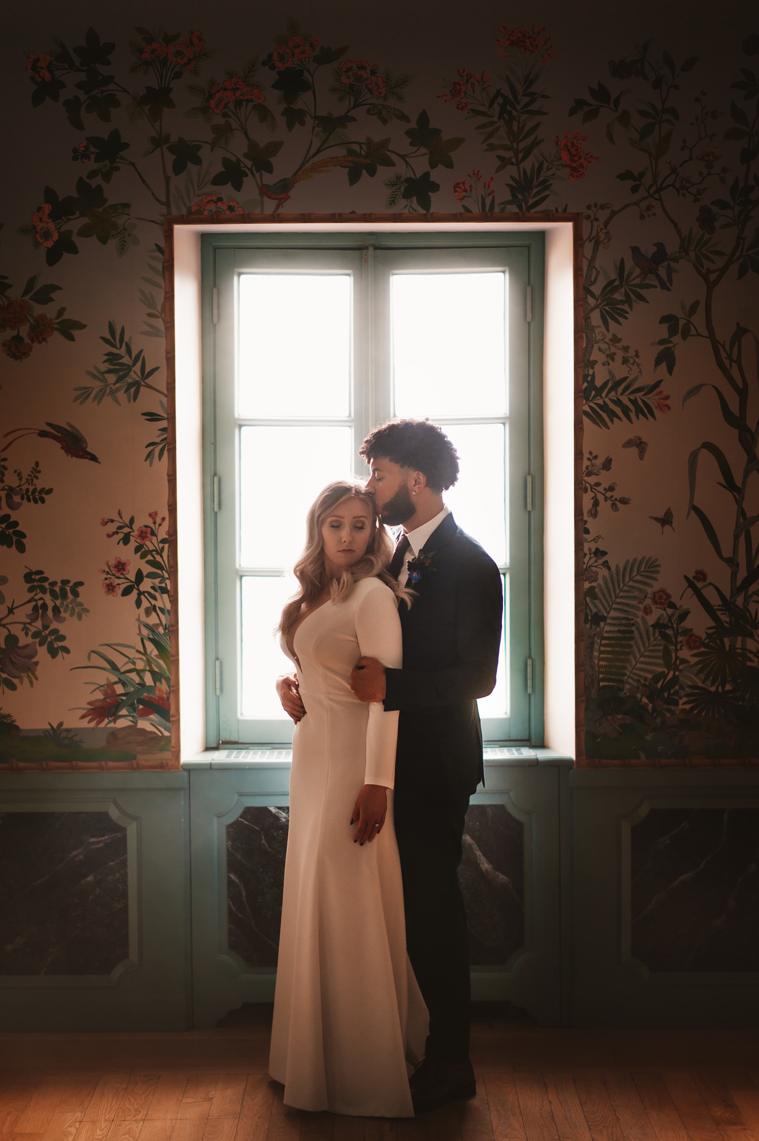 Villa Terrace Milwaukee Wedding Photography - bride & Groom portrait session